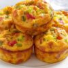 Muffins omelette au jambon, fromage et légumes